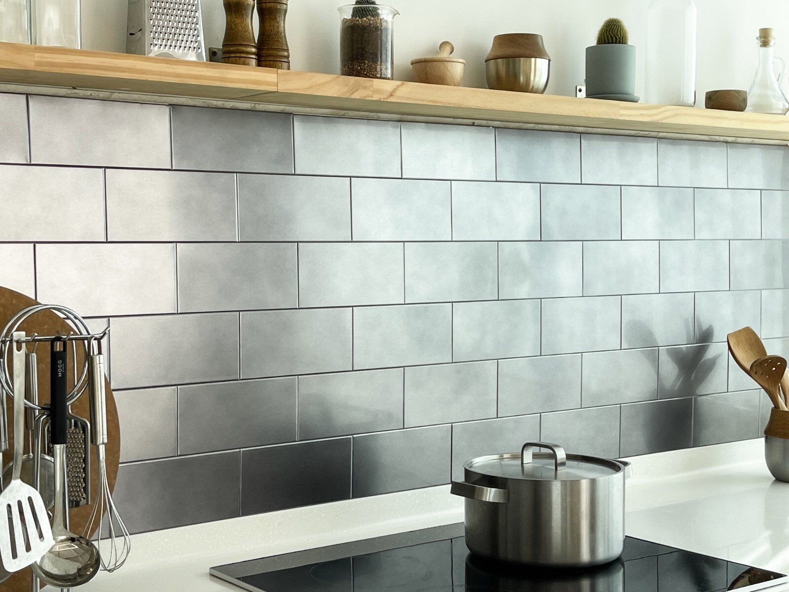 Peel & Stick Metal Tile kitchen backsplash 3.93″x7.87″(100MM x 200MM)