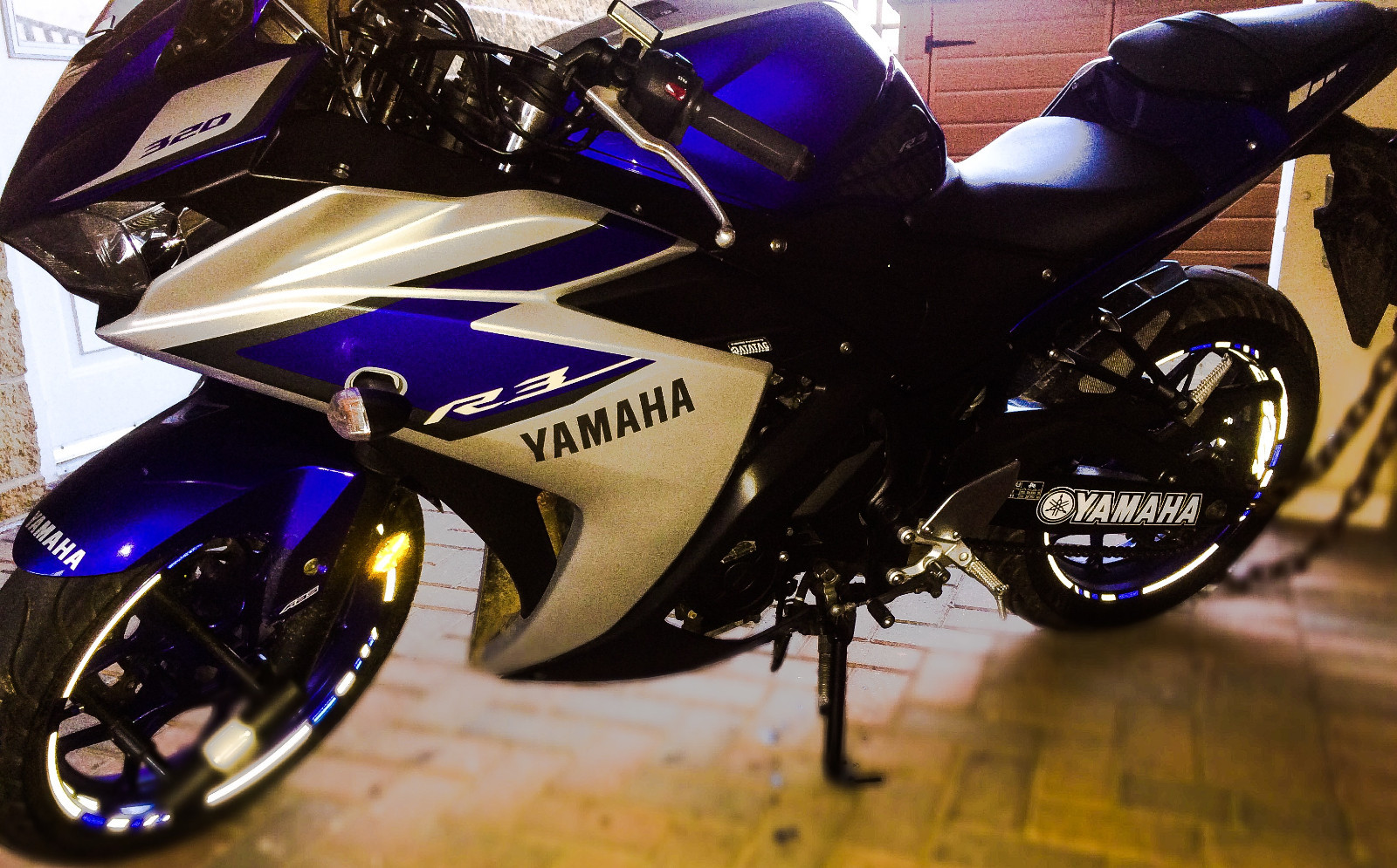 CUSTOM REFLECTIVE MOTORCYCLE CAR RIM STRIPES WHEEL DECALS TAPE STICKERS GRAPHIC
