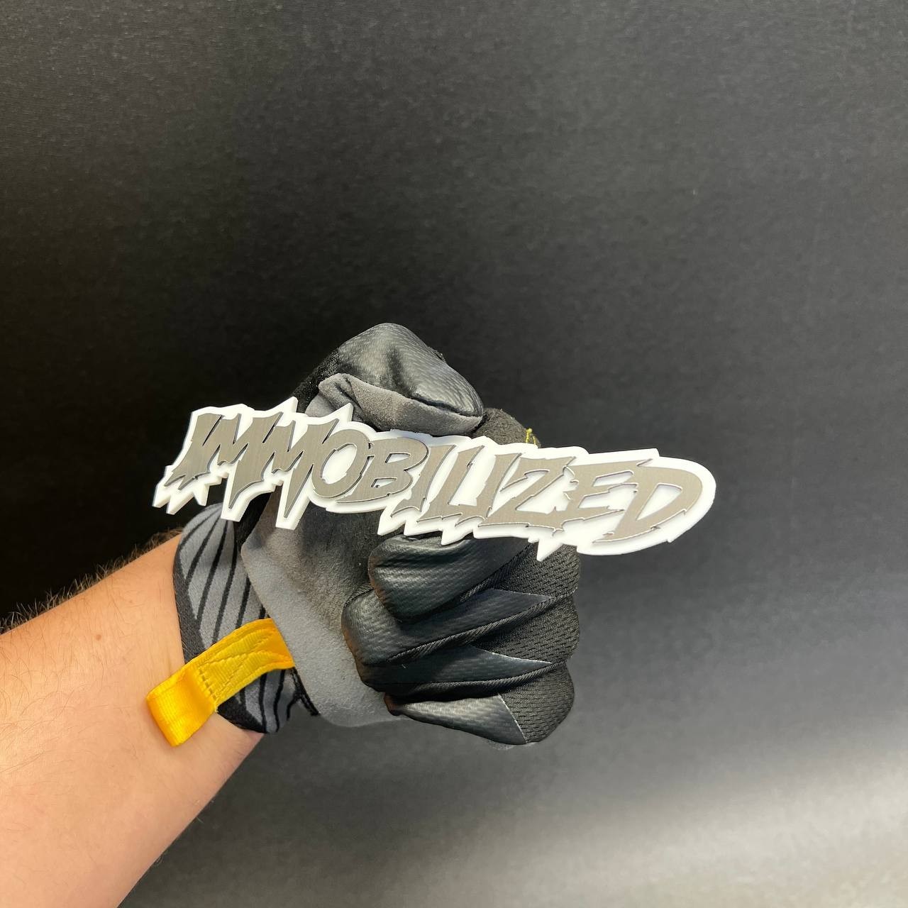 (1PC) Immobilized Custom Text 3D Acrylic Car Emblem Badge Multicolor Laser Cut