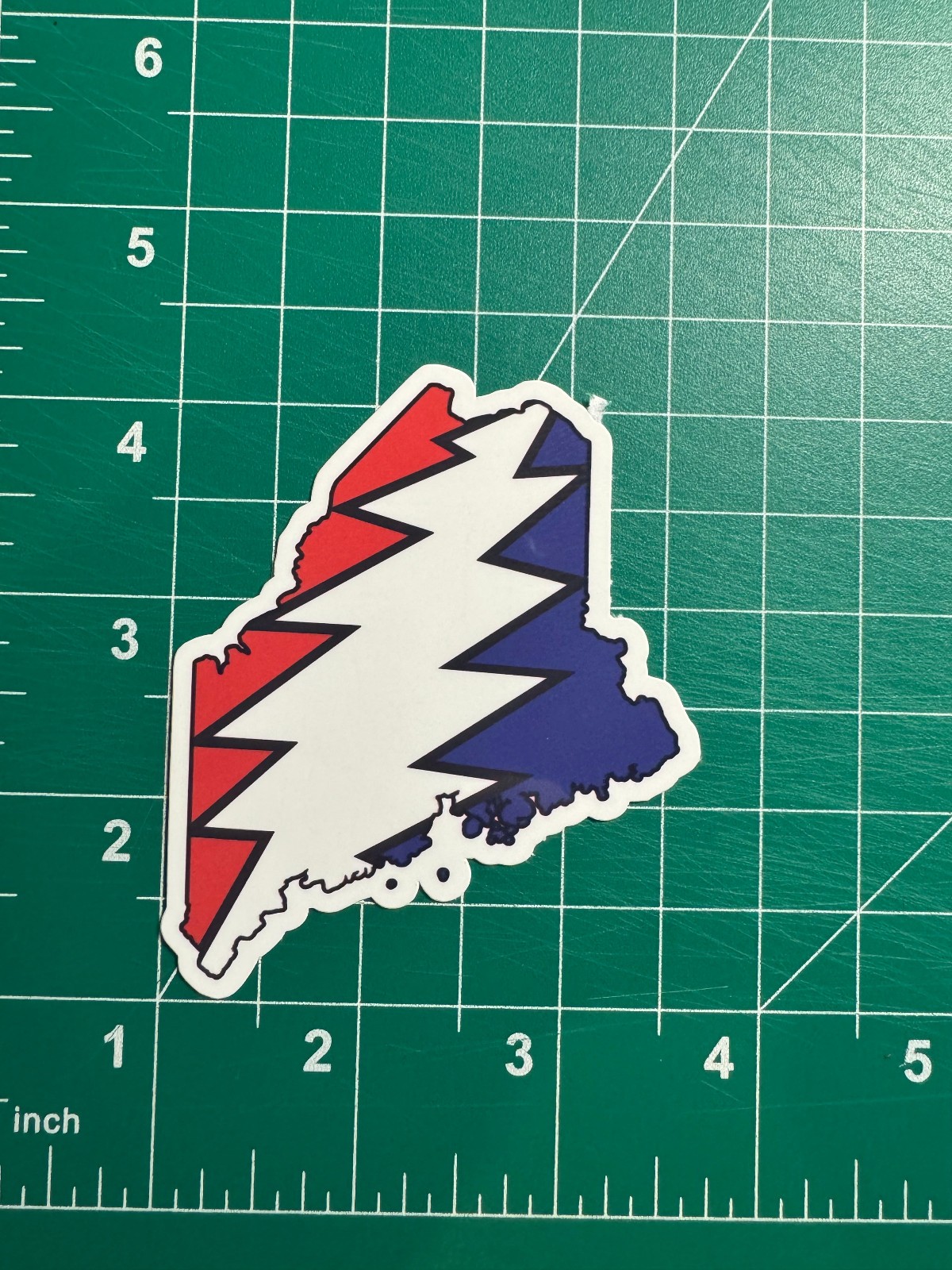 Maine Stealie – Grateful Dead – Laminated Vinyl Sticker 2.5″x3″