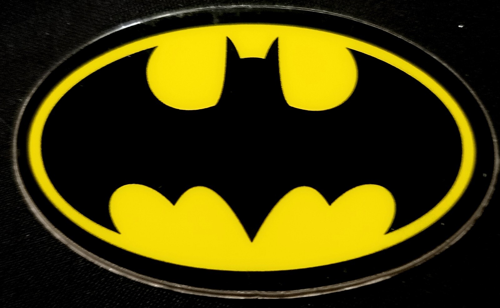 BATMAN STICKER “BAT SYMBOL”3 1/4 X 1 7/8” GLOSSY THICK WATERPROOF OUTDOOR USE