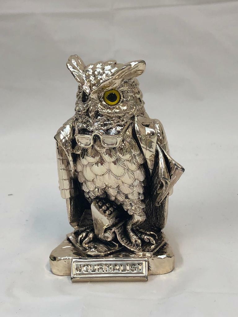 SILVER OWL ART DECOR with title JOURNALIST