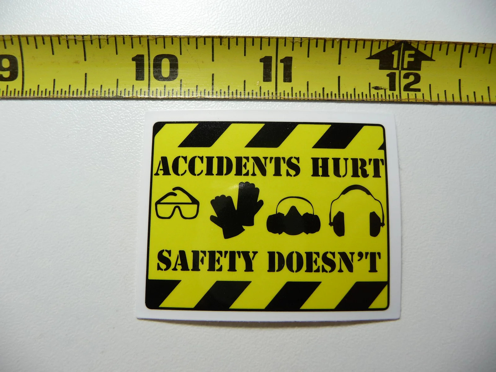 ACCIDENTS HURT SAFETY DOESN’T SMALL STICKER DECAL WORK JOB HARD HAT PRIDE