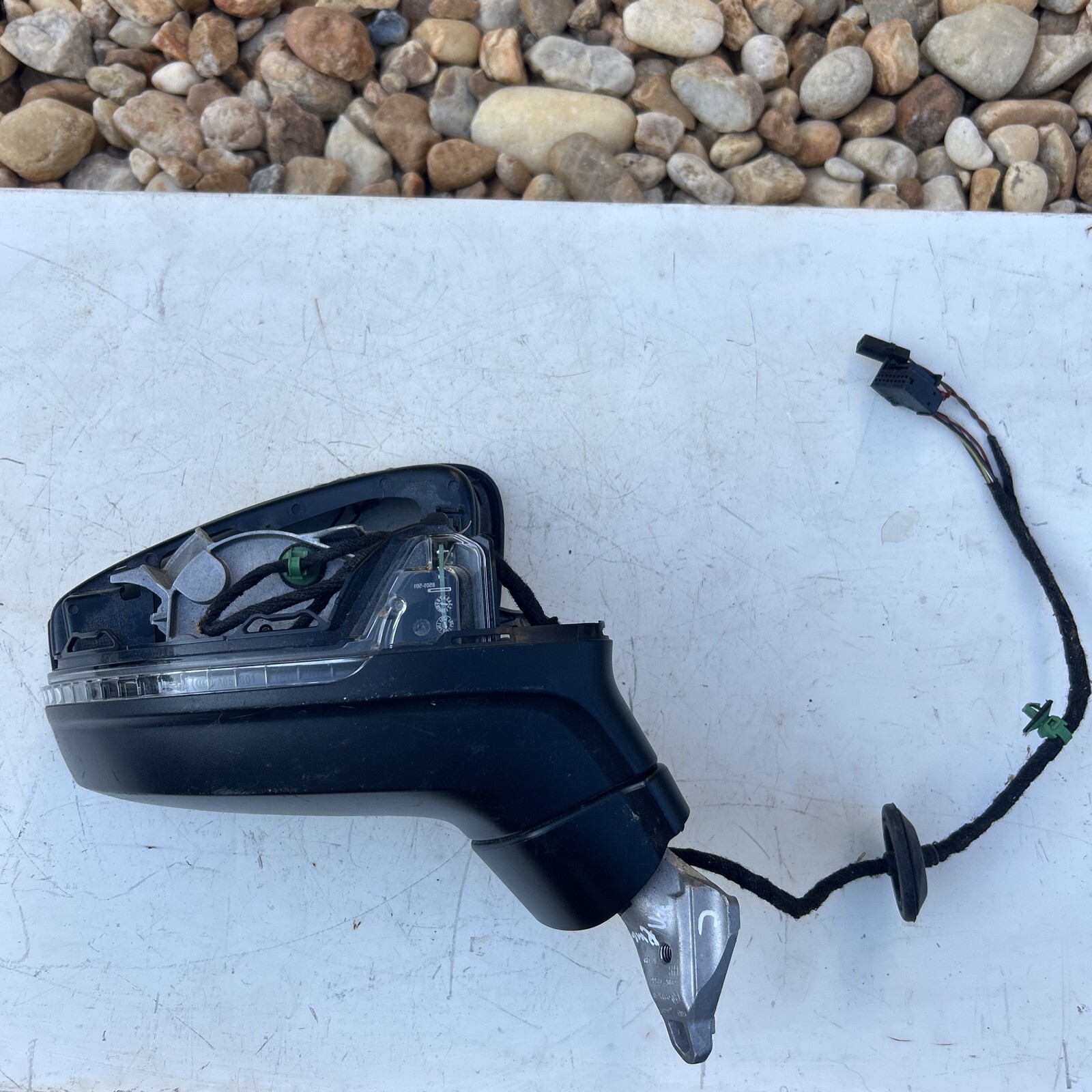 2018-2023 Volkswagen Tiguan Right Door Mirror OEM 5NN857502T