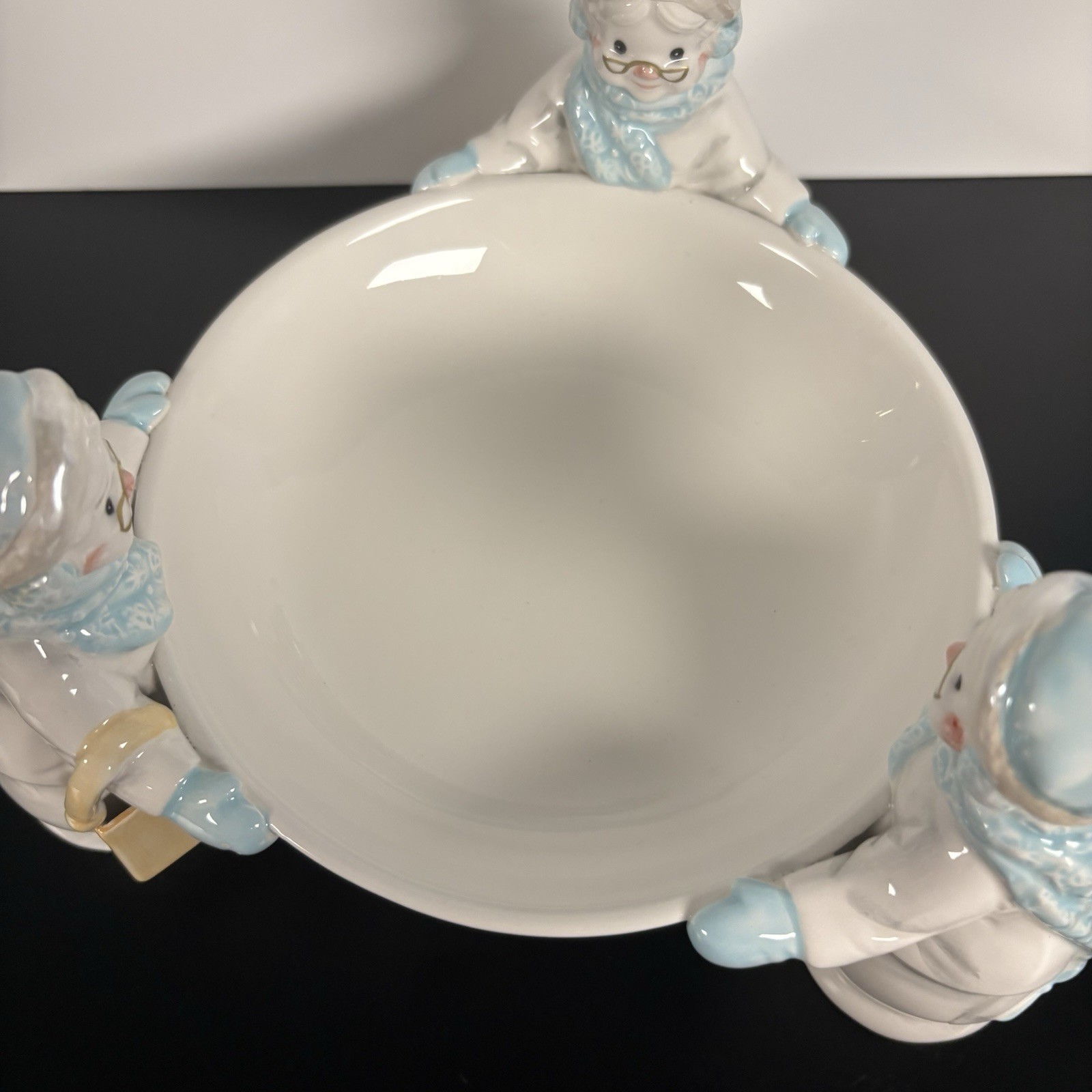 Avon Exclusive 2002 ‘SnowLady’ Christmas Holiday Pottery Candy Dish Decor