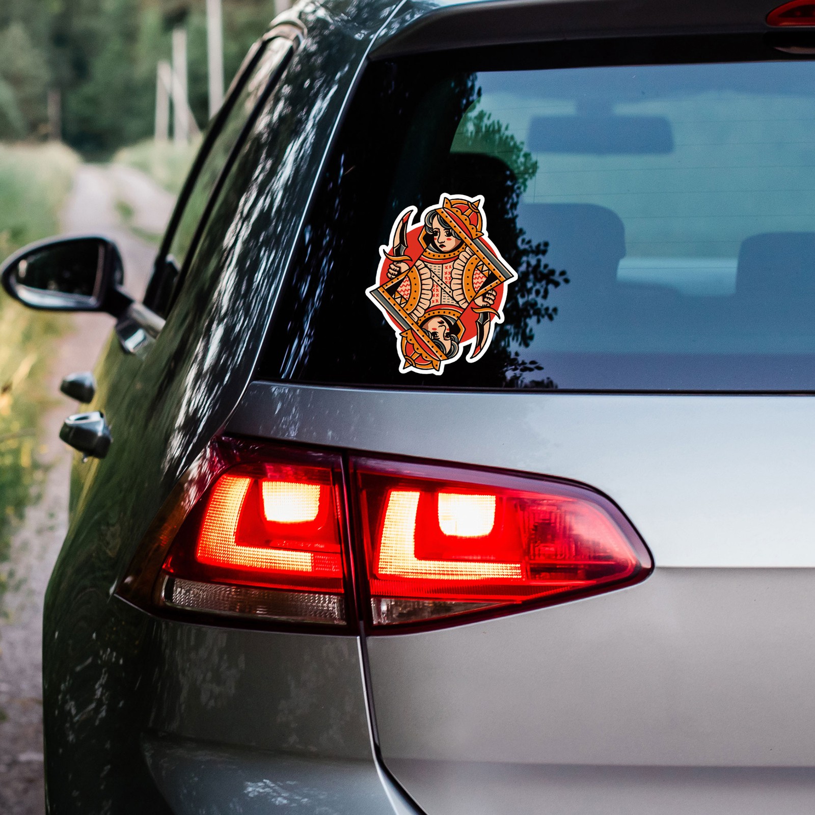 Queen Card Dagger – Vinyl Decal Sticker – Car Window Laptop – ebn12646