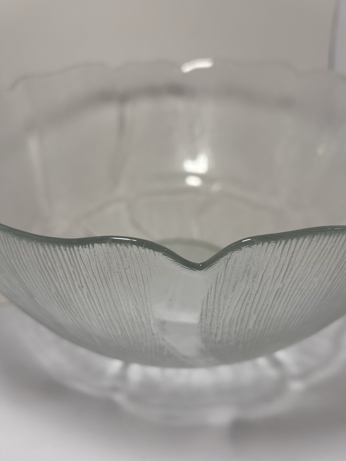VTG Arcoroc Fleur Punch Bowl Pressed Glass Raised Petal Design France 12”