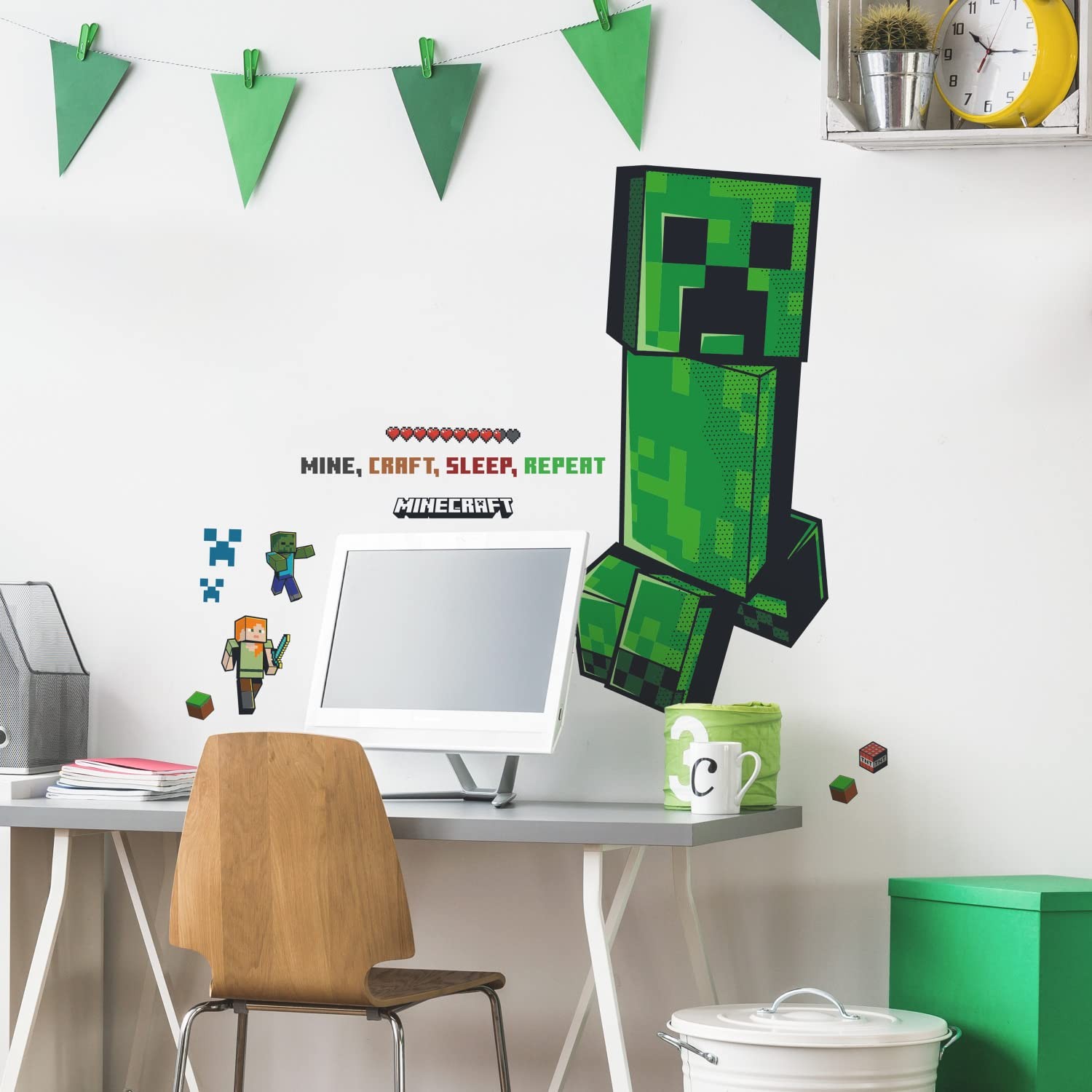 RMK5360GM Minecraft Creeper Giant Peel and Stick Wall Decals