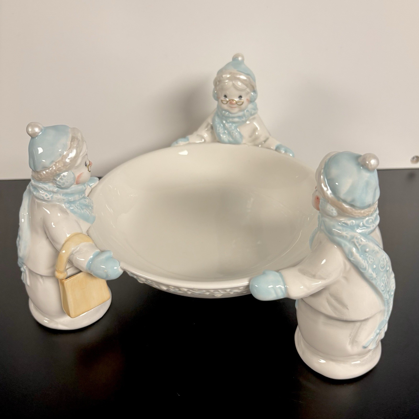 Avon Exclusive 2002 ‘SnowLady’ Christmas Holiday Pottery Candy Dish Decor