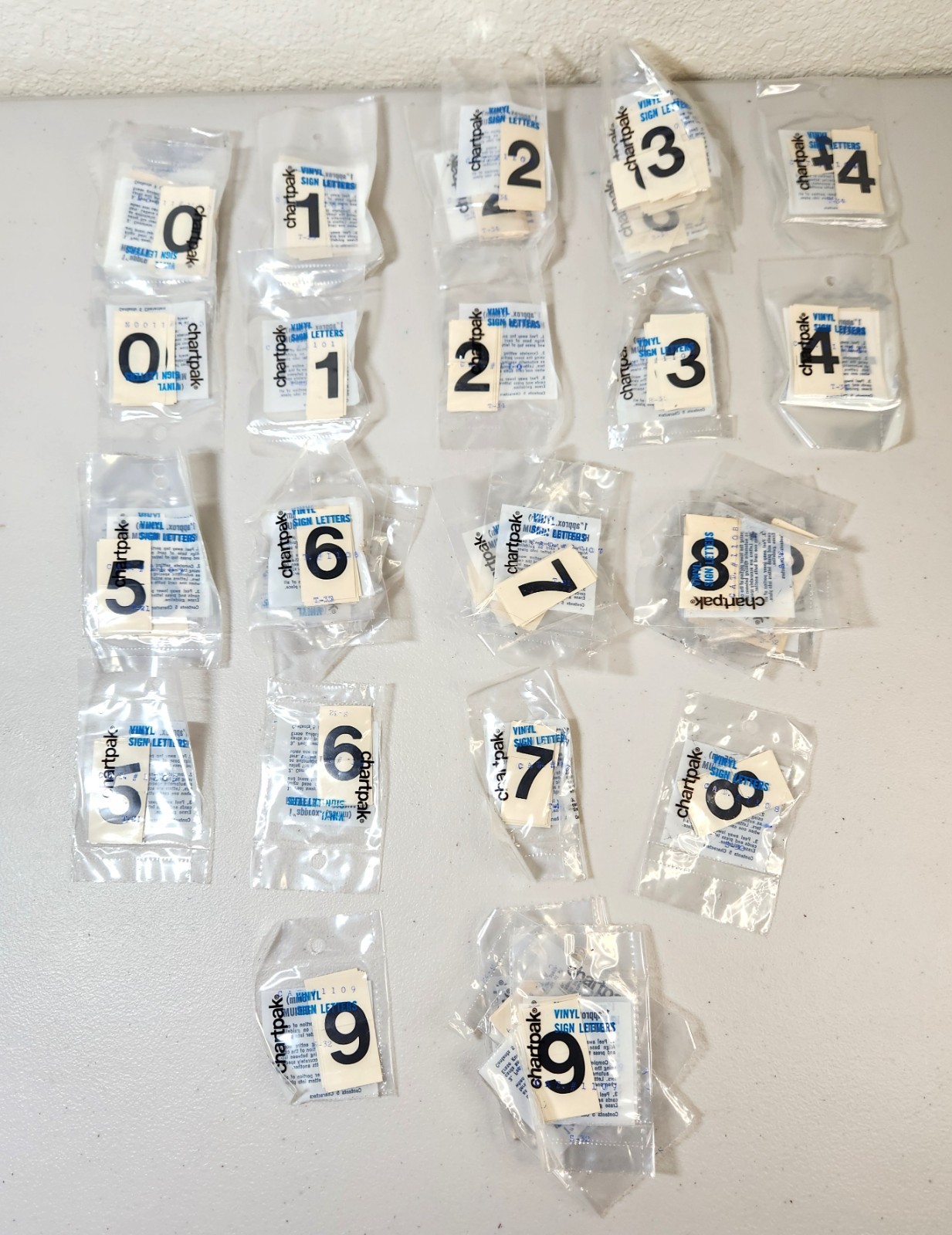 Lot of Single 0 – 9 Chartpak 5 Pack x 5 Vinyl 1″ Helvetica 25 of each Numbers