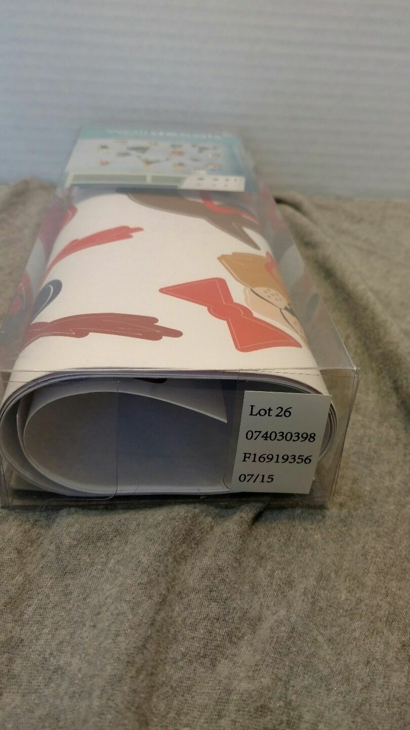 WILD ANIMALS WALL DECALS-LARGE–VINYL SELF-STICK NEW SEALED “LOT 26 STUDIO”