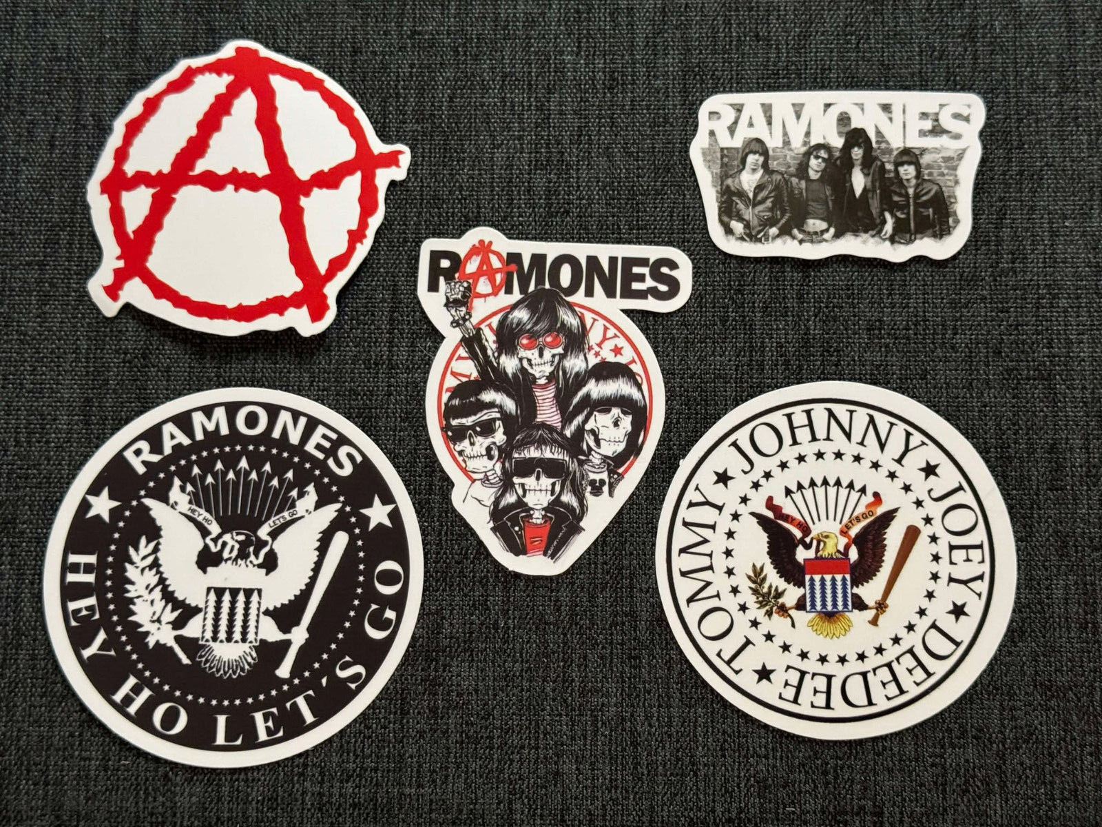 Lot (5) THE RAMONES 1 1/4″ to 2 5/8″ Band Logo STICKERS Fast! FREE SHIP! JOEY