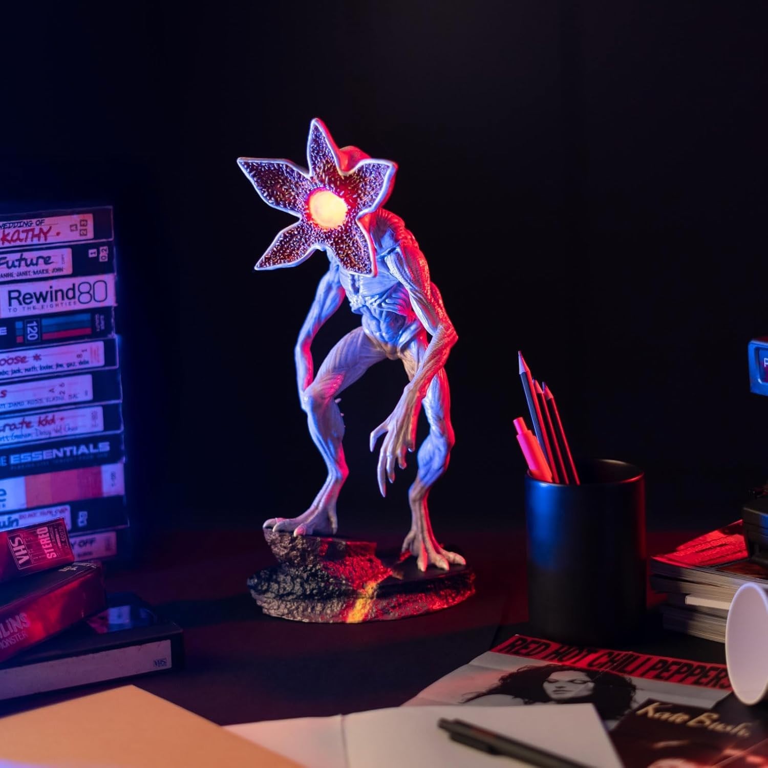 Stranger Things Collector’s Light – Demogorgon Figure – USB & Battery Powered Ro