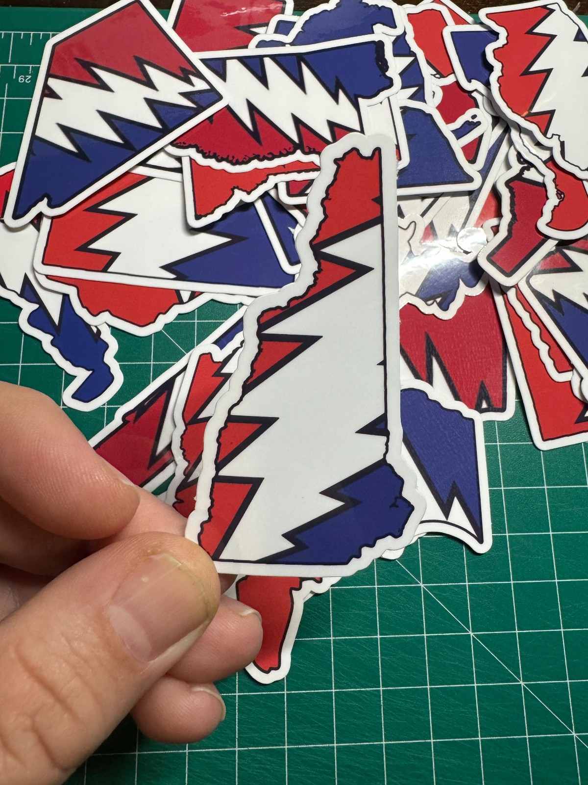 New Hampshire Stealie – Grateful Dead – Laminated Vinyl Sticker 1.5″x3″