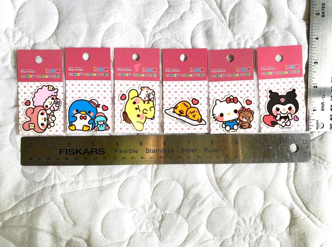 SINGLE Sanrio LTS Characters Small Vinyl Assort Melody Tuxedosam Gudetama Kuromi