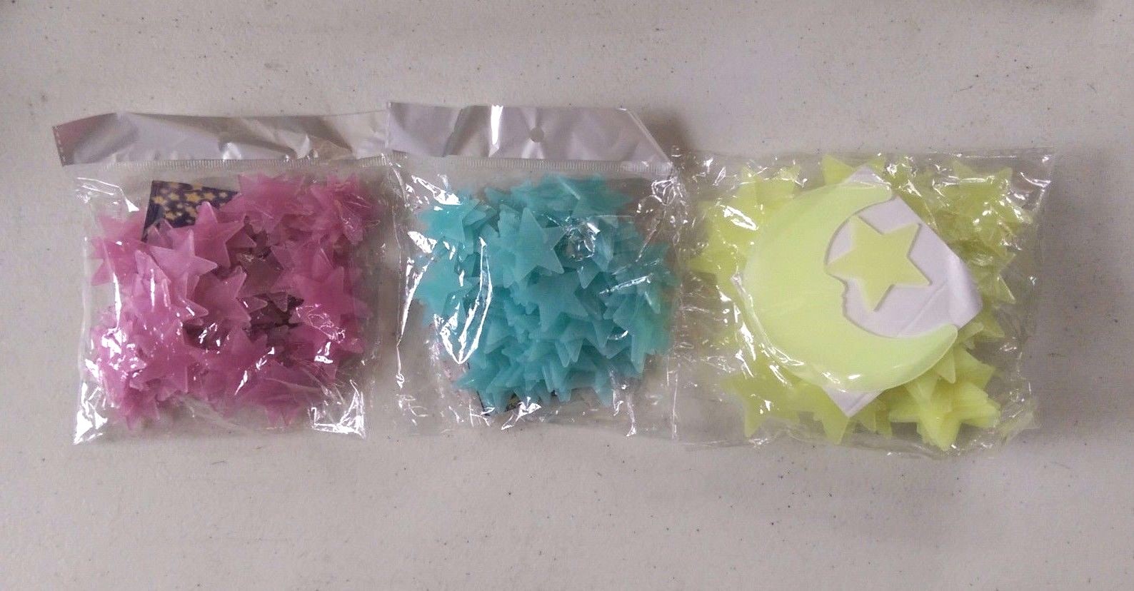 PKG of 200 GLOW IN THE DARK 1.25″ to 1.5″ Blue, Yellow, or Multi-Colored Stars
