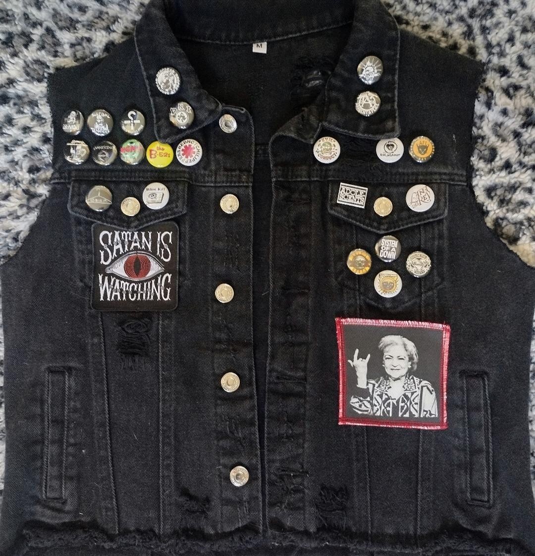 Punk Rock Bands Buttons/Pinbacks Pack 4 Reagan Youth Chelsea Flogging Molly